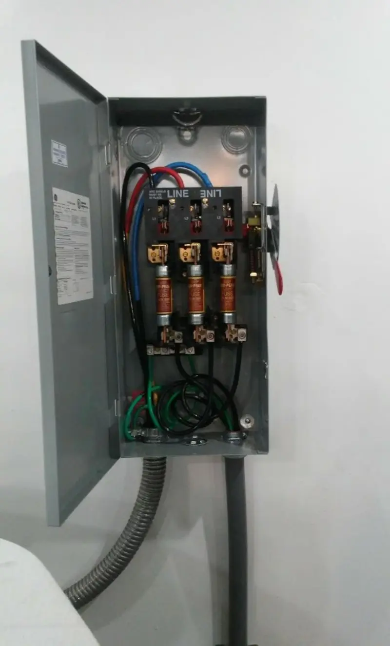 Three-phase disconnect switch installed for Electrical Wiring & Rewiring in Camilla